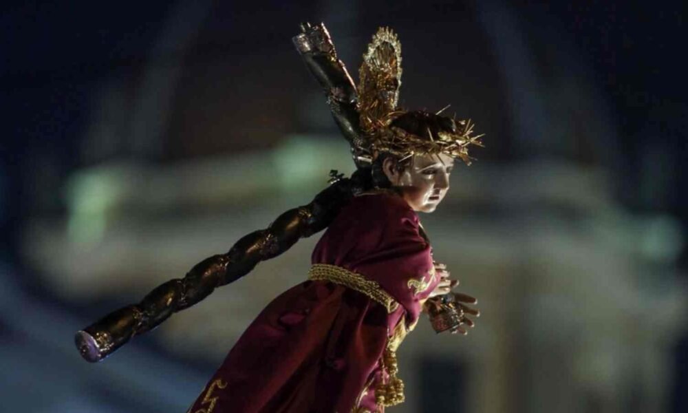 Viacrucis del Niño Nazareno de la Demanda de la iglesia La Merced, zona 1
