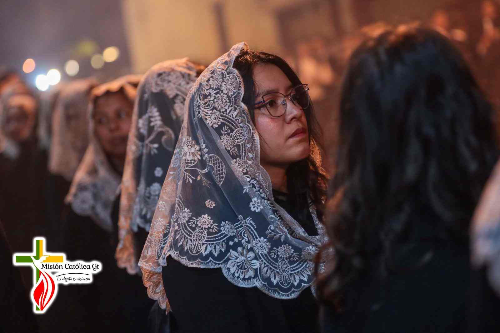 Viacrucis del Niño Nazareno de la Demanda de la iglesia La Merced, zona 1
