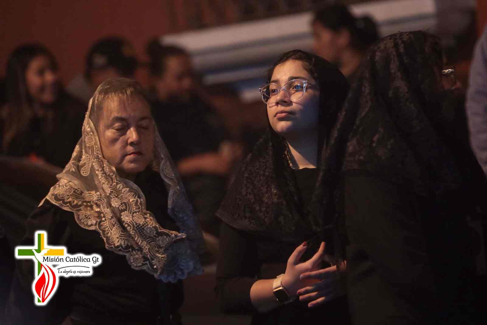 Viacrucis del Niño Nazareno de la Demanda de la iglesia La Merced, zona 1