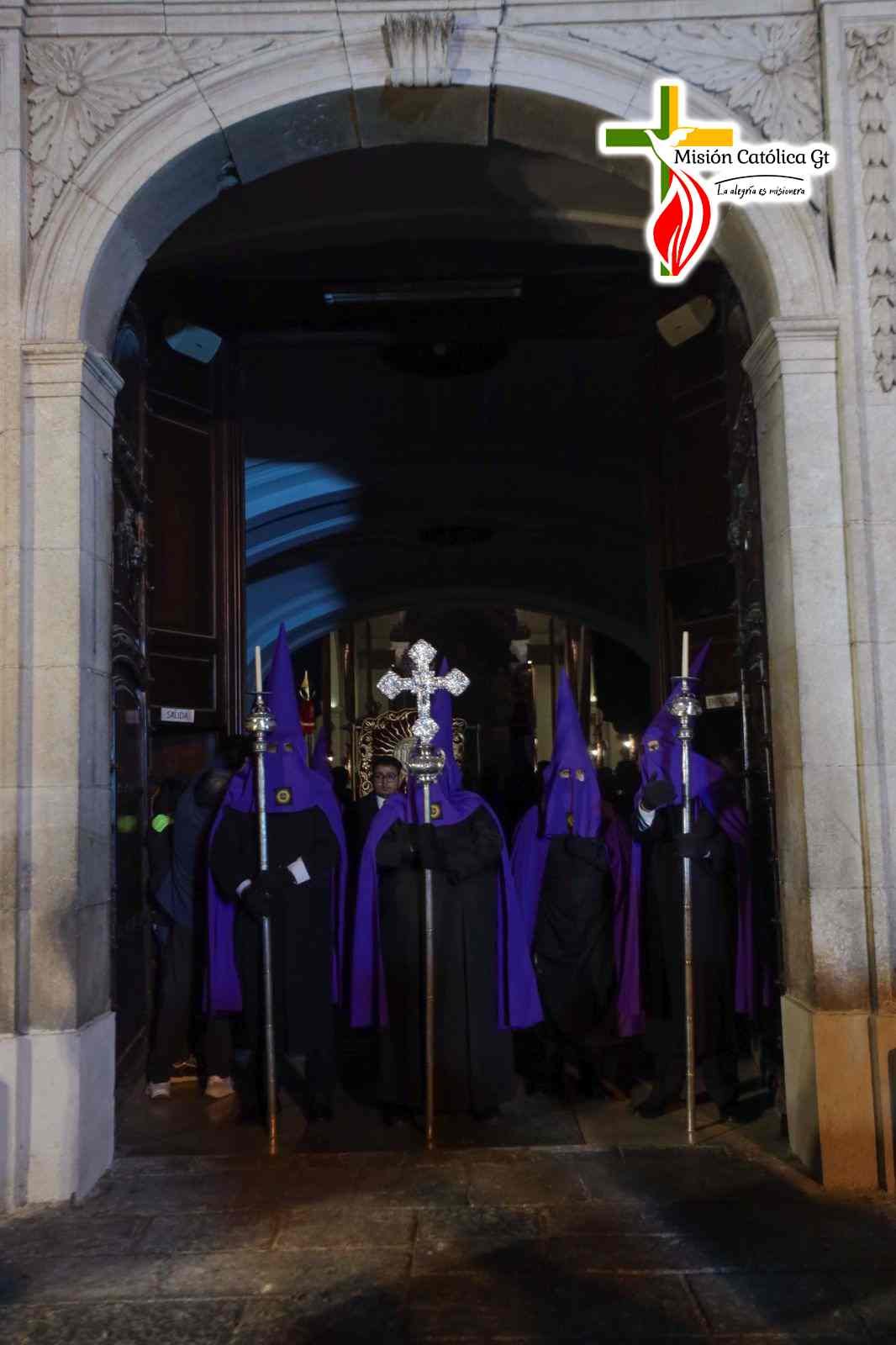 Viacrucis del Niño Nazareno de la Demanda de la iglesia La Merced, zona 1